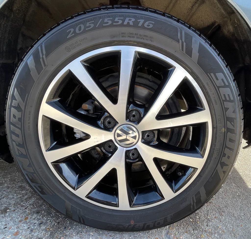 Used 2017 Volkswagen Jetta SE image 14