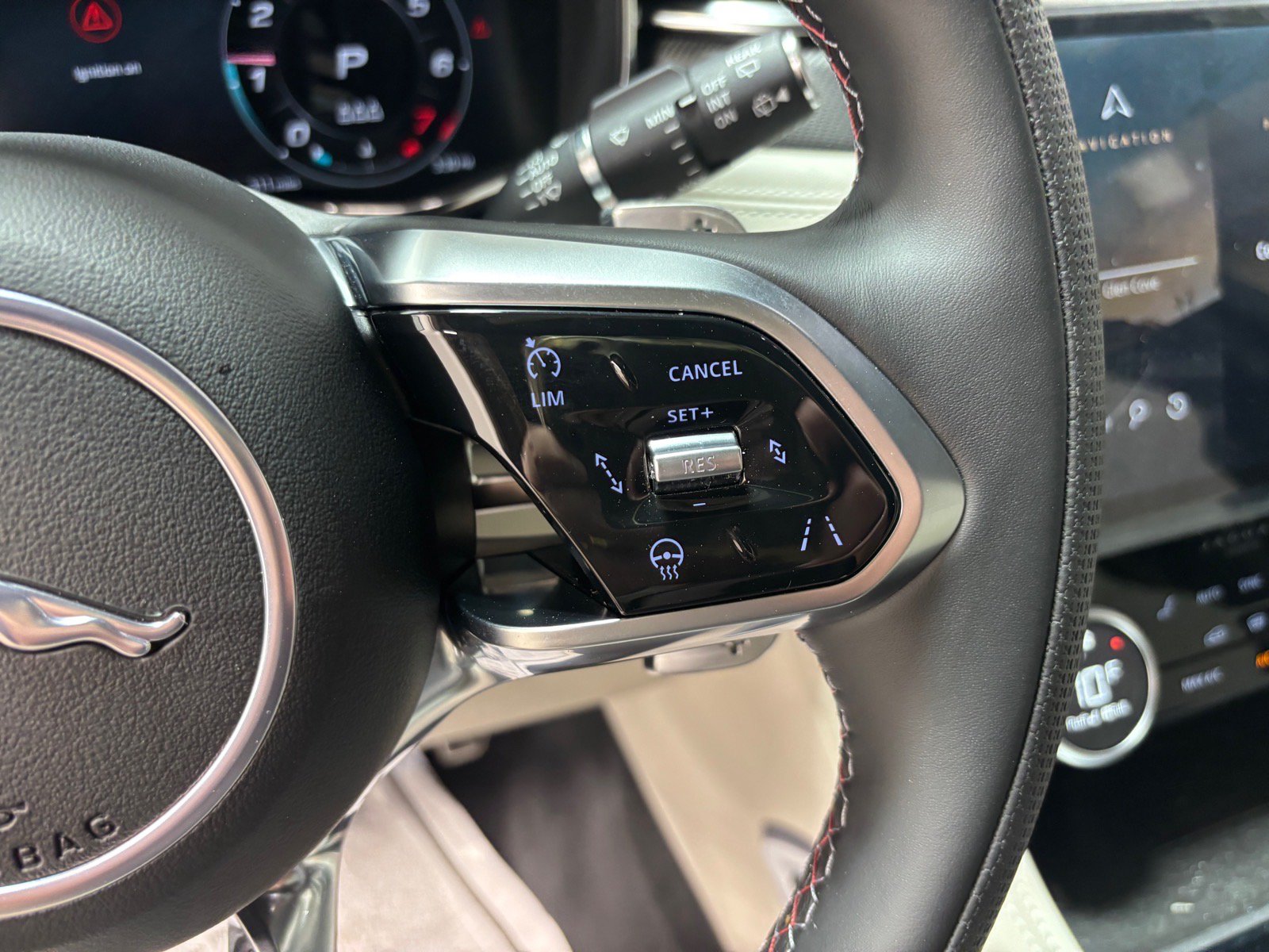 New 2026 Jaguar F-PACE SVR 575 Edition AWD/4WD image 19