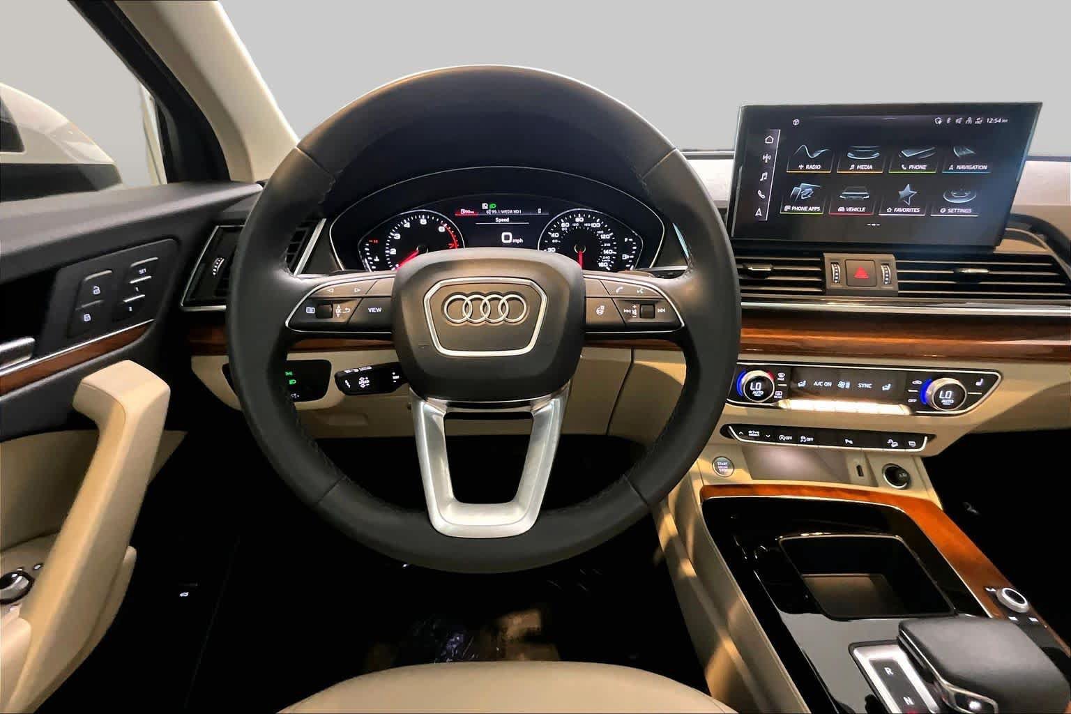 Used 2023 Audi Q5 2.0T Premium w/ Convenience Package AWD/4WD image 6