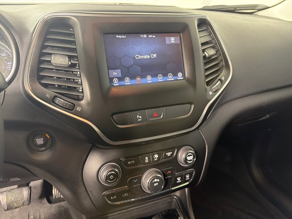 Used 2020 Jeep Cherokee Latitude Plus FWD image 16