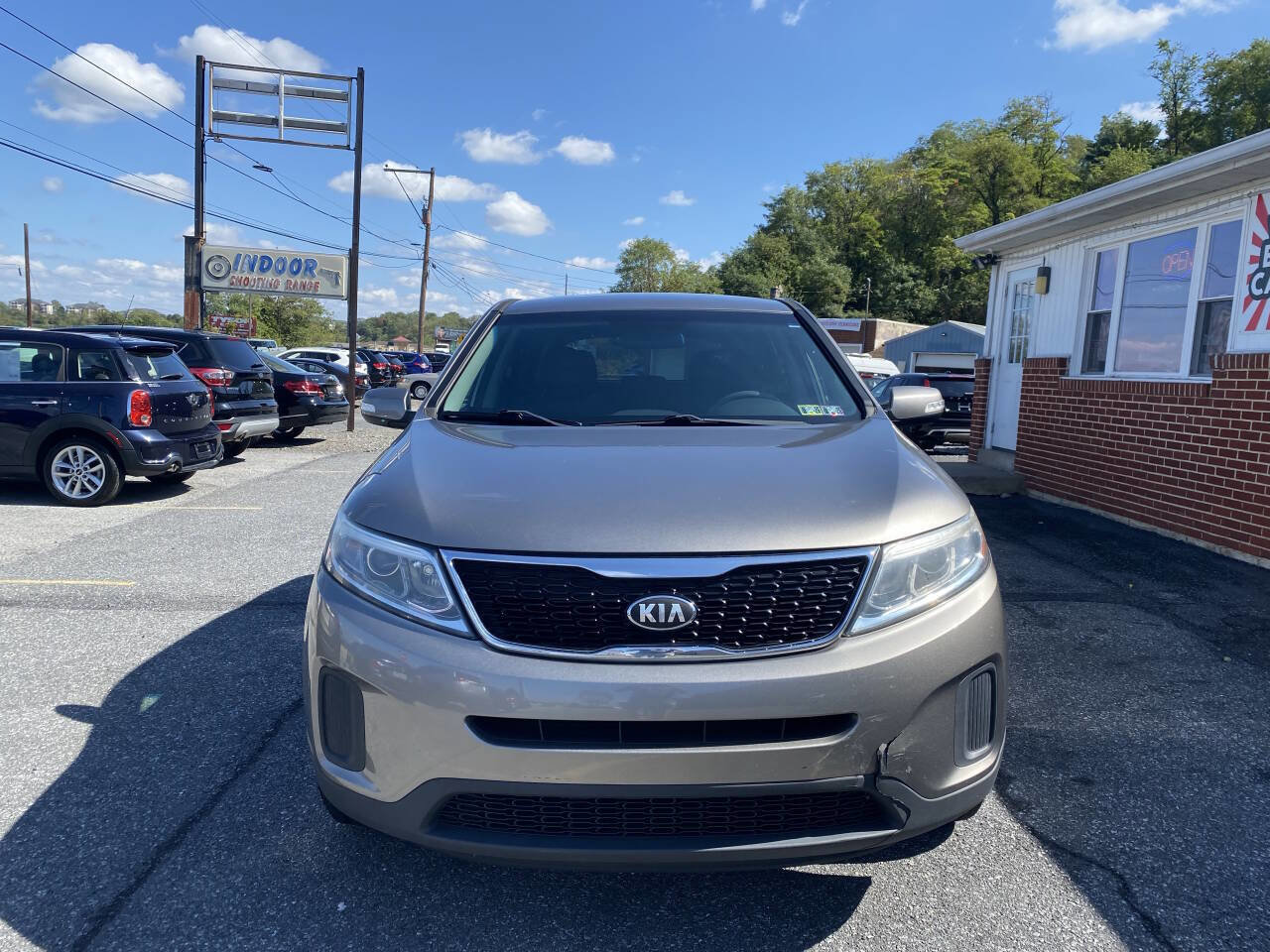 Used 2015 Kia Sorento LX image 2