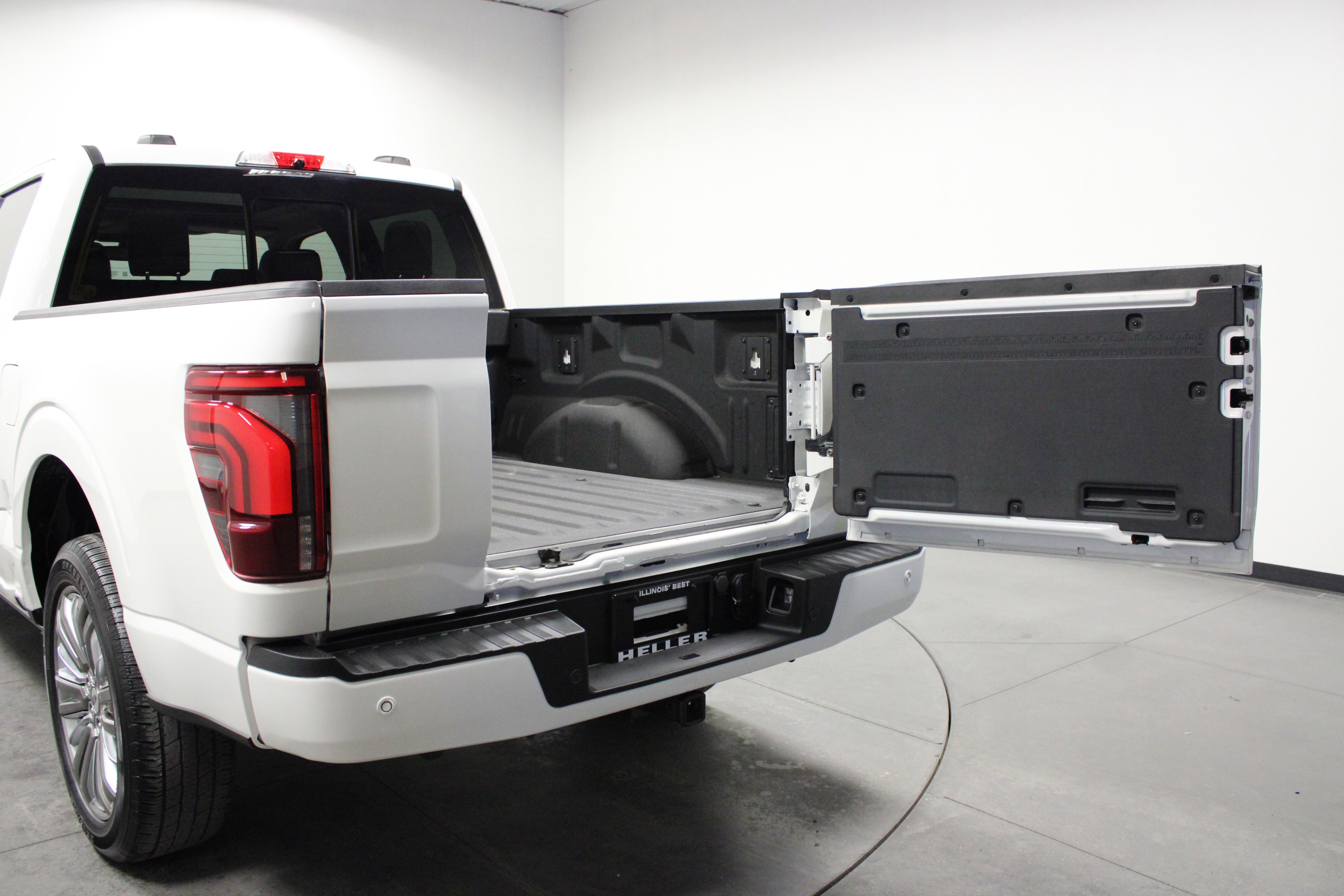 Used 2024 Ford F150 Platinum w/ Equipment Group 703A Plus AWD/4WD image 14