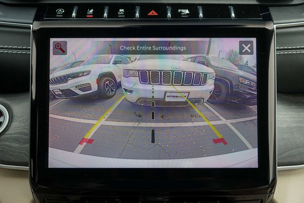 Used 2022 Jeep Grand Cherokee Limited AWD/4WD image 16