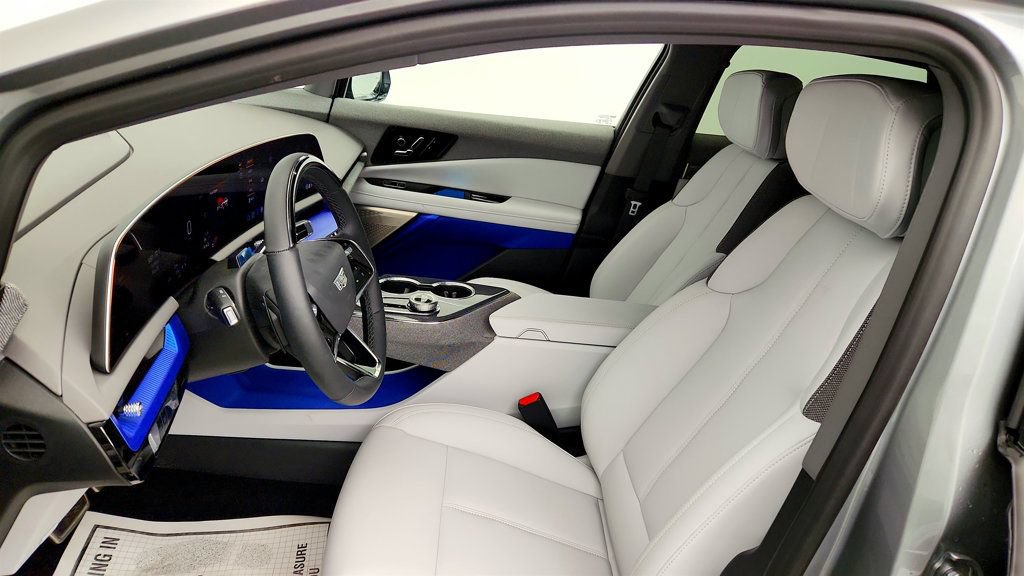 Used 2026 Cadillac Optiq Luxury 1 RWD image 19