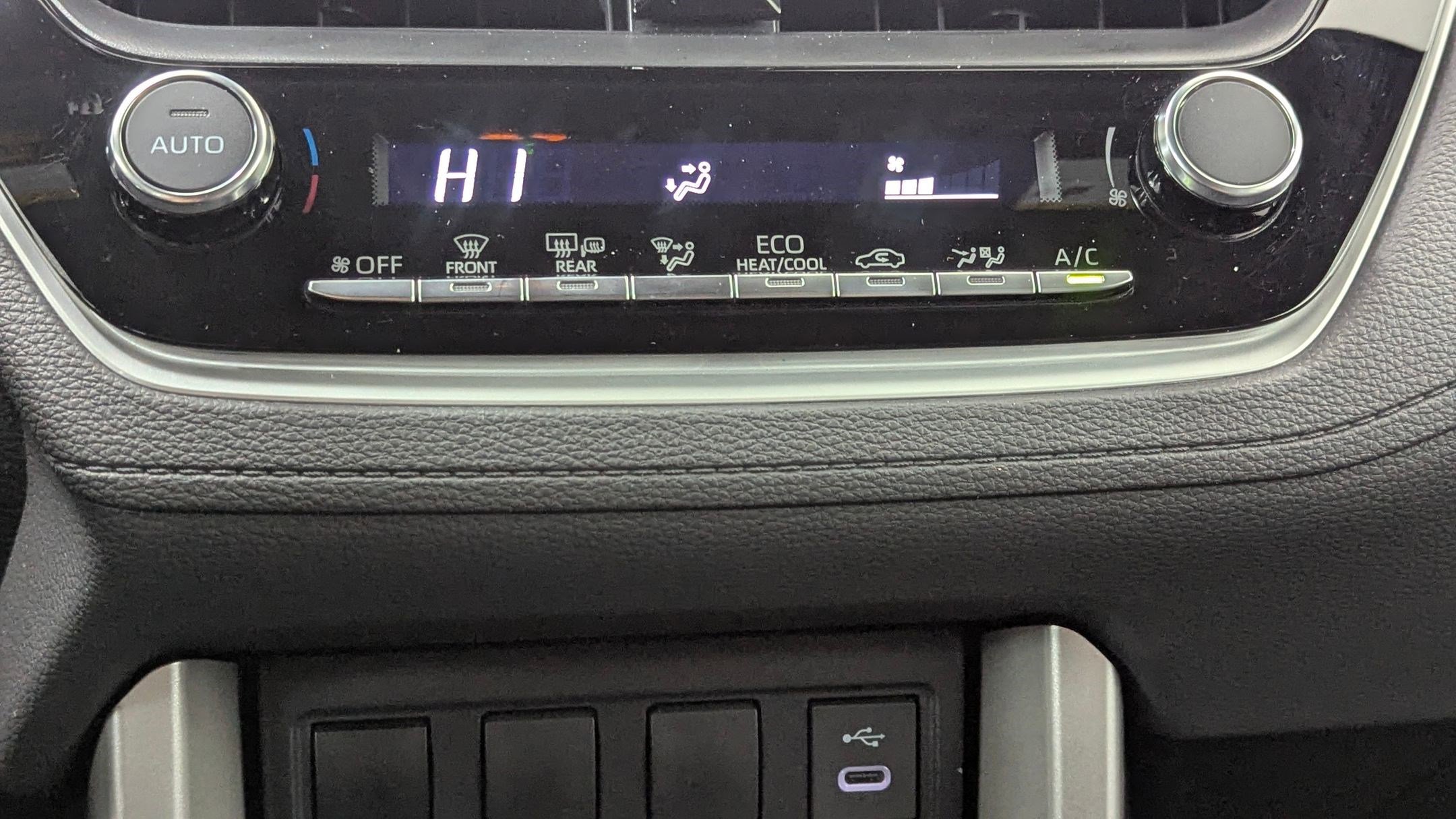 Used 2025 Toyota Corolla Cross AWD Hybrid image 27