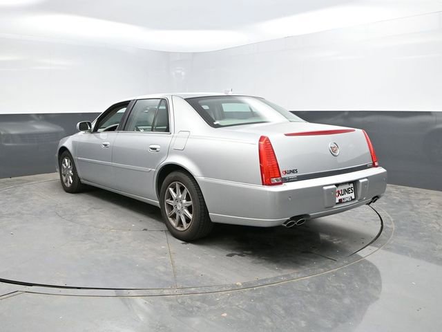 Used 2010 Cadillac DTS Luxury FWD image 8