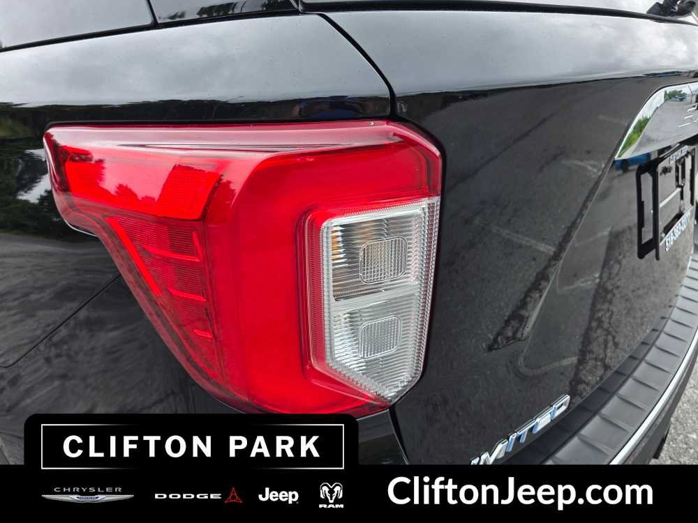 Used 2021 Ford Explorer Limited w/ Equipment Group 301A AWD/4WD image 8