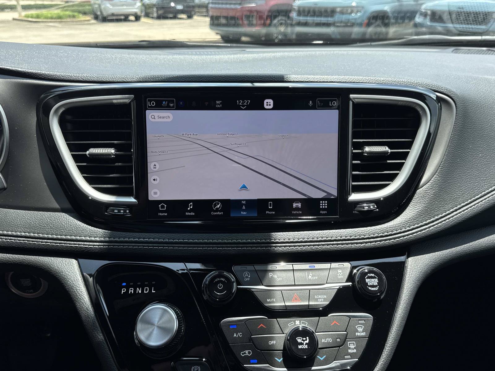 New 2027 Chrysler Pacifica Limited FWD image 11