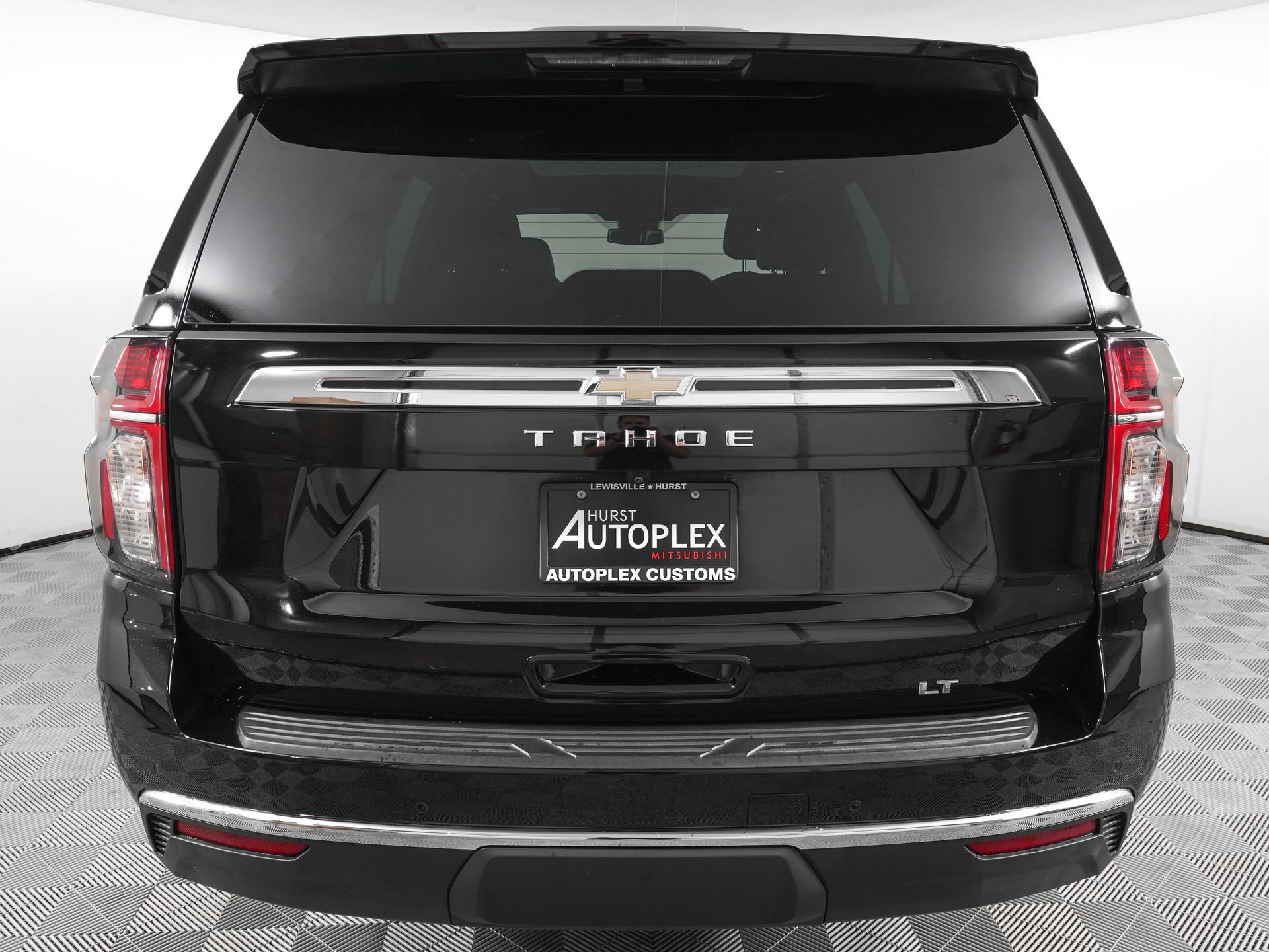 Used 2023 Chevrolet Tahoe LT w/ Luxury Package AWD/4WD image 5