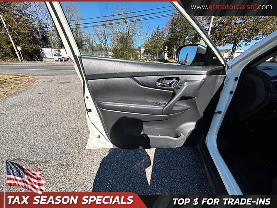 Used 2020 Nissan Rogue SV image 14