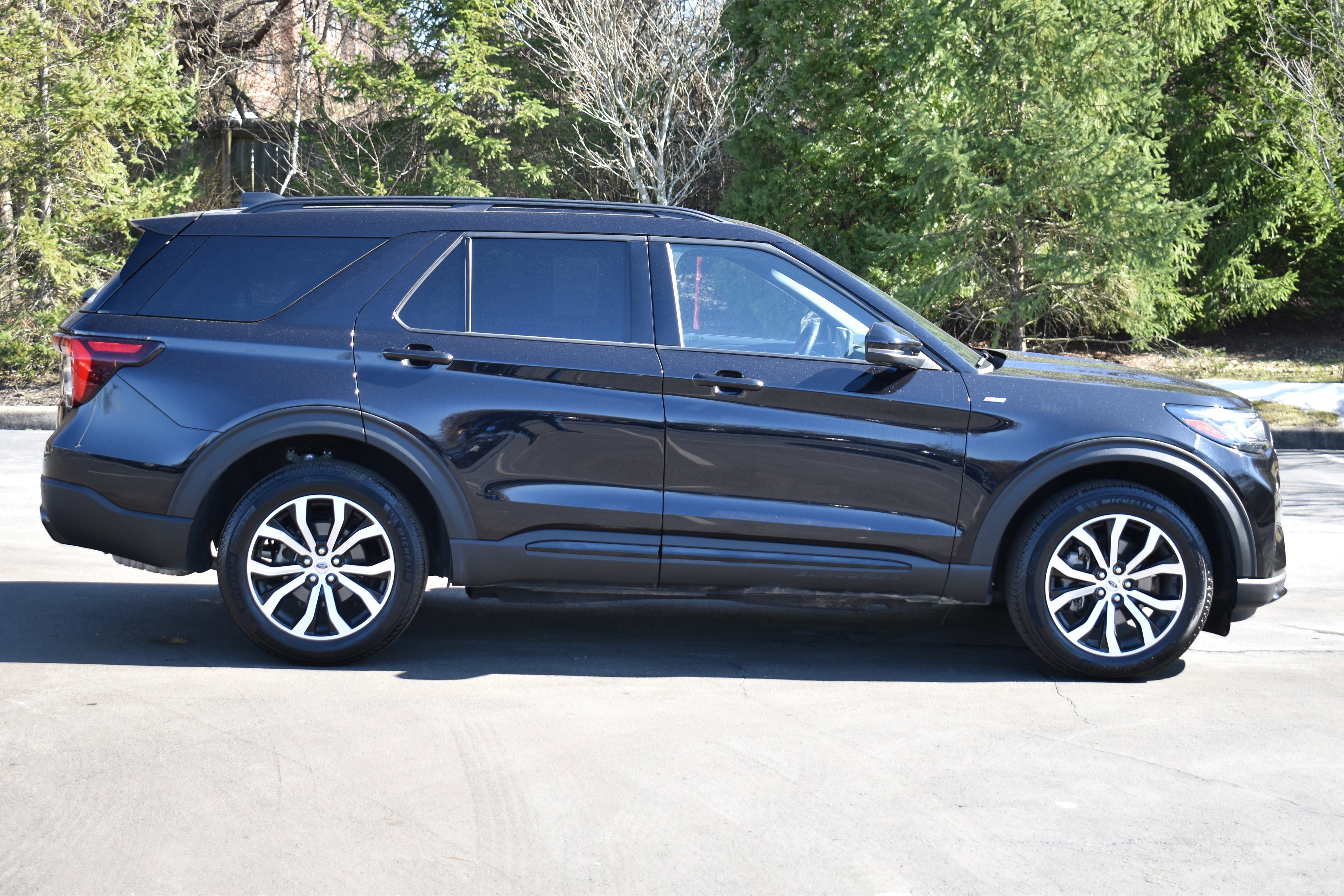 Used 2025 Ford Explorer ST-Line image 32