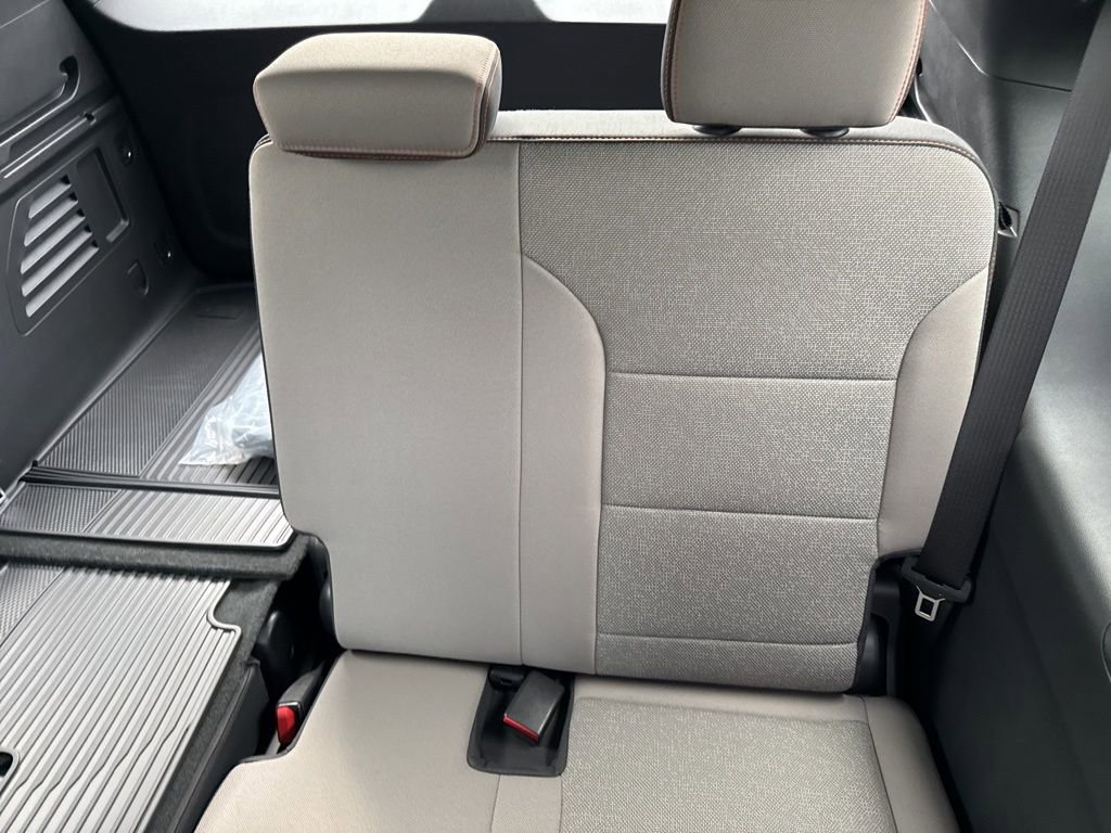 New 2026 Chevrolet Traverse LT w/ LPO, Floor Liner Package image 38