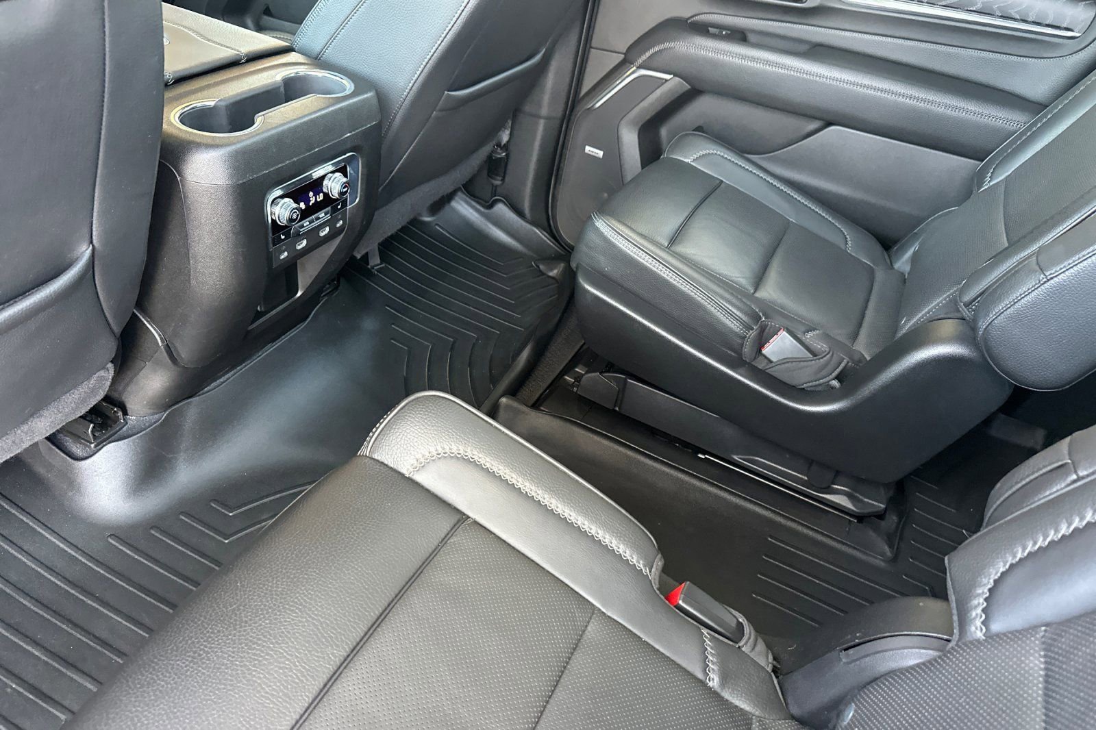 Certified 2023 GMC Yukon XL Denali image 13