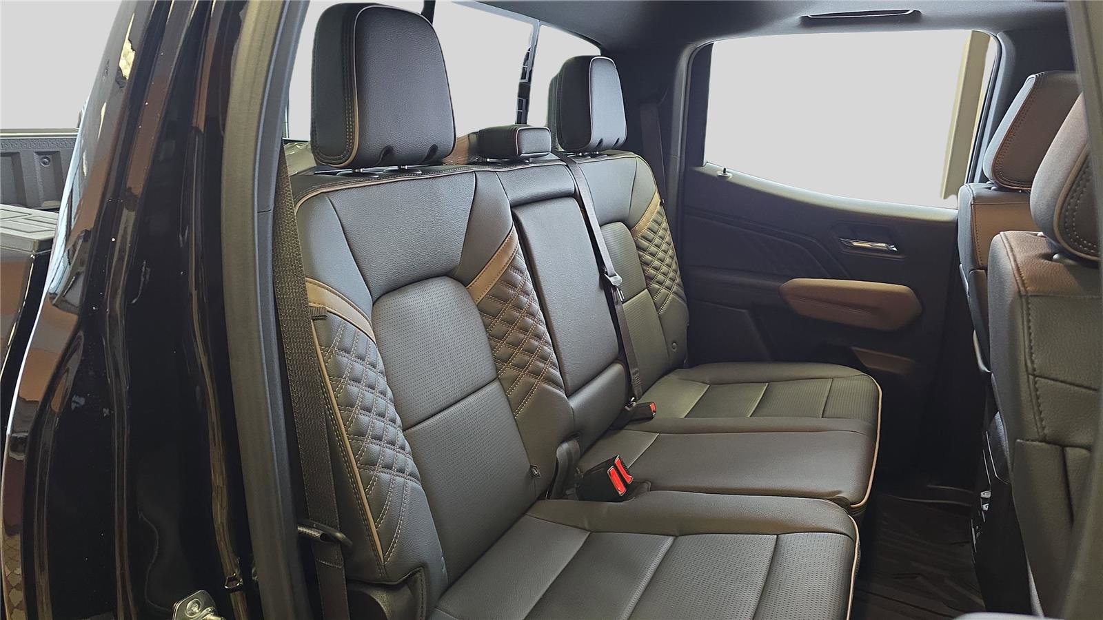 New 2026 GMC Canyon Denali image 17