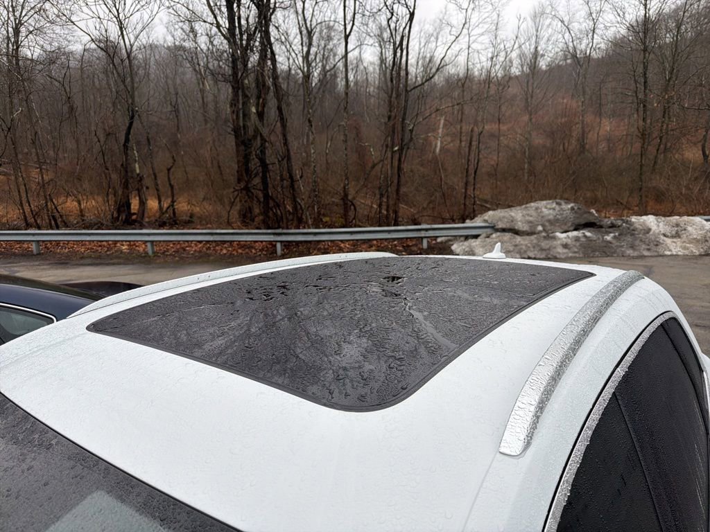 Used 2021 Audi Q5 e Premium Plus w/ Premium Plus Package image 2