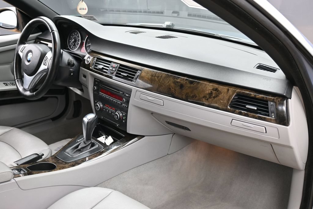 Used 2009 BMW 335i Convertible RWD image 16