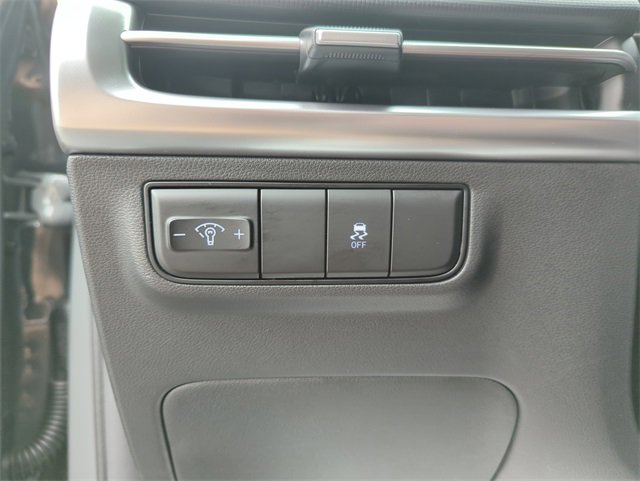 Used 2025 Hyundai Tucson SE image 33