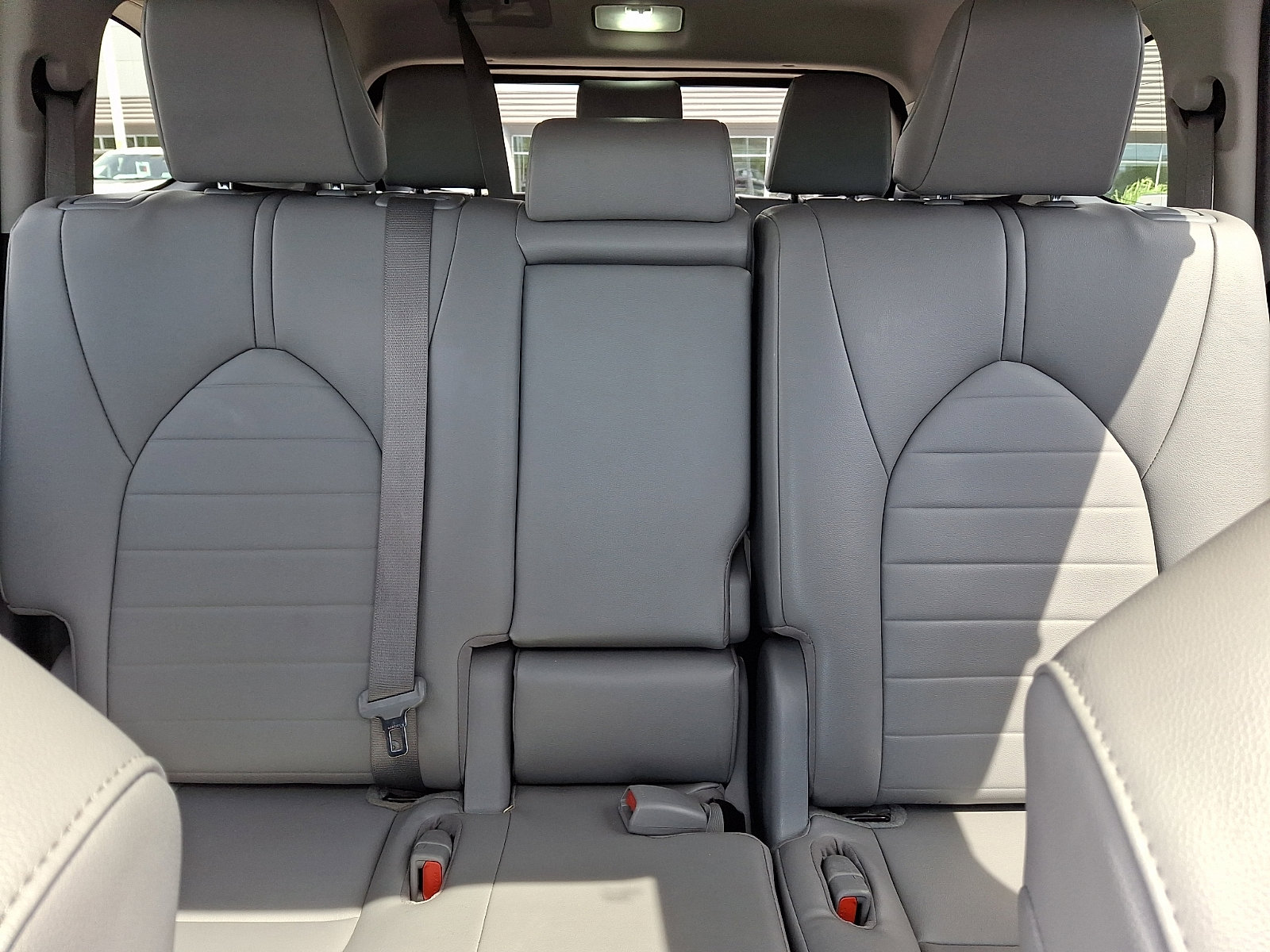 Used 2023 Toyota Highlander XLE FWD image 18