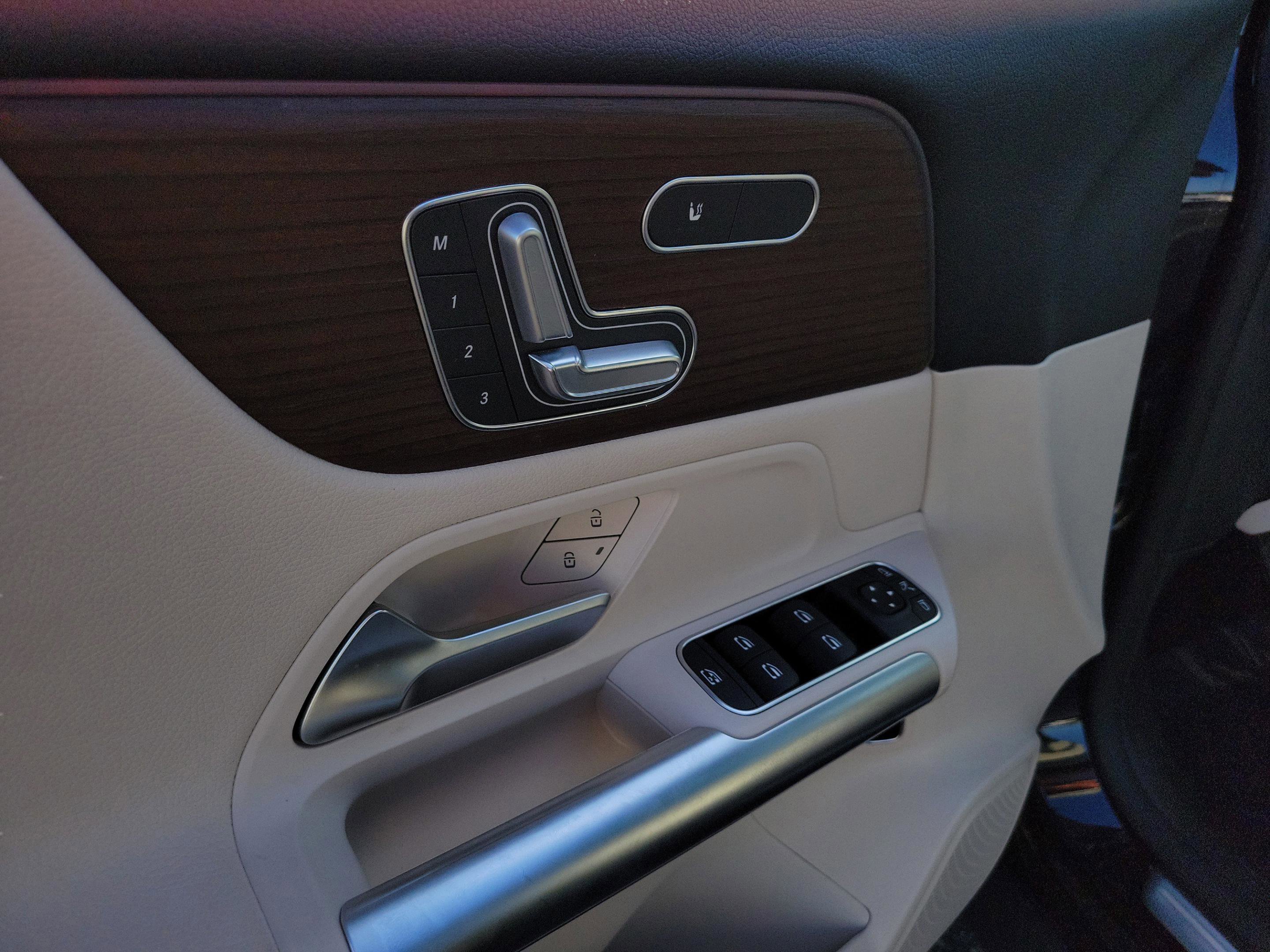 Certified 2025 Mercedes-Benz GLA 250 image 17