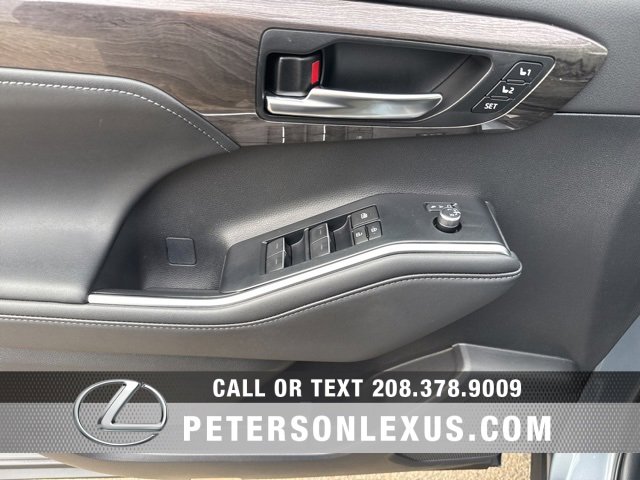 Used 2024 Toyota Highlander Platinum image 24