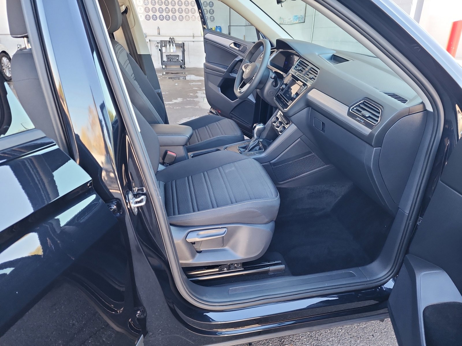 Used 2023 Volkswagen Tiguan S image 19