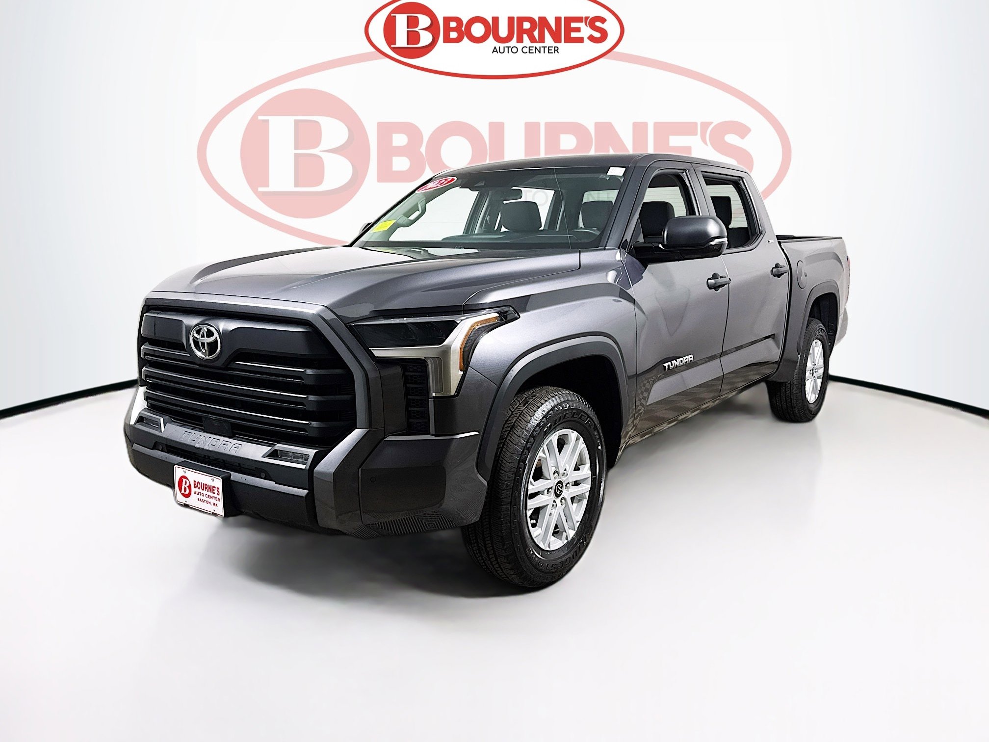 Used 2023 Toyota Tundra SR5 w/ SR5 Convenience Package AWD/4WD image 4