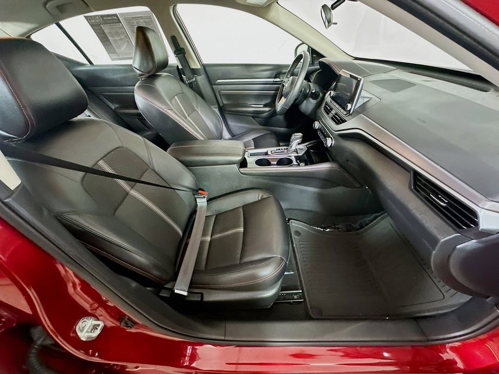 Used 2023 Nissan Altima 2.5 SR image 11