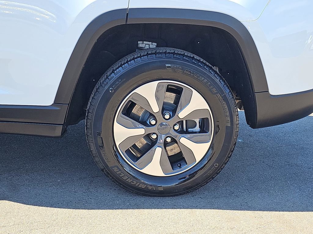 Used 2022 Jeep Grand Cherokee Limited 4xe w/ Luxury Tech Group II image 37