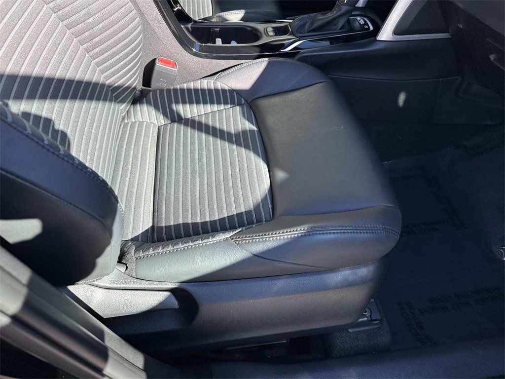 Used 2023 Toyota Corolla Cross XSE w/ Convenience Package image 12