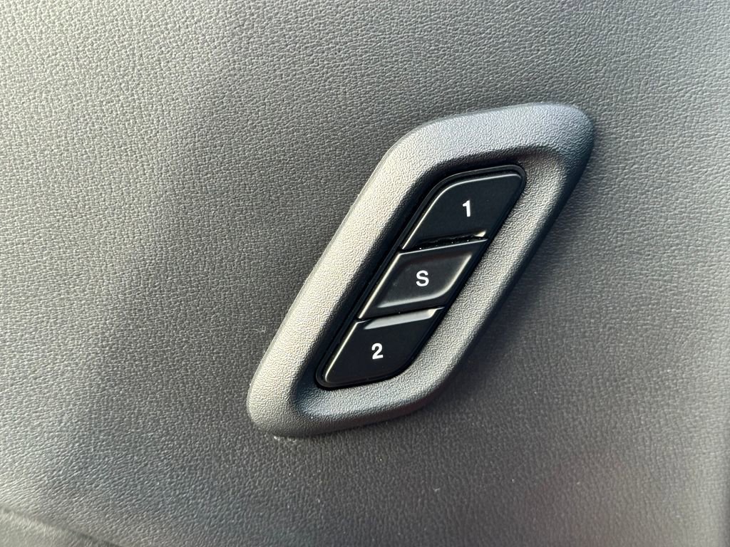 Used 2023 Dodge Challenger R/T w/ Plus Package image 19