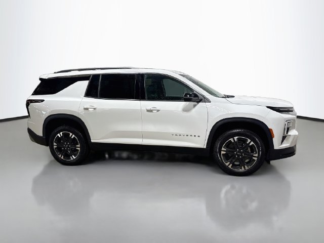 New 2027 Chevrolet Traverse LT w/ LPO, Floor Liner Package FWD image 6