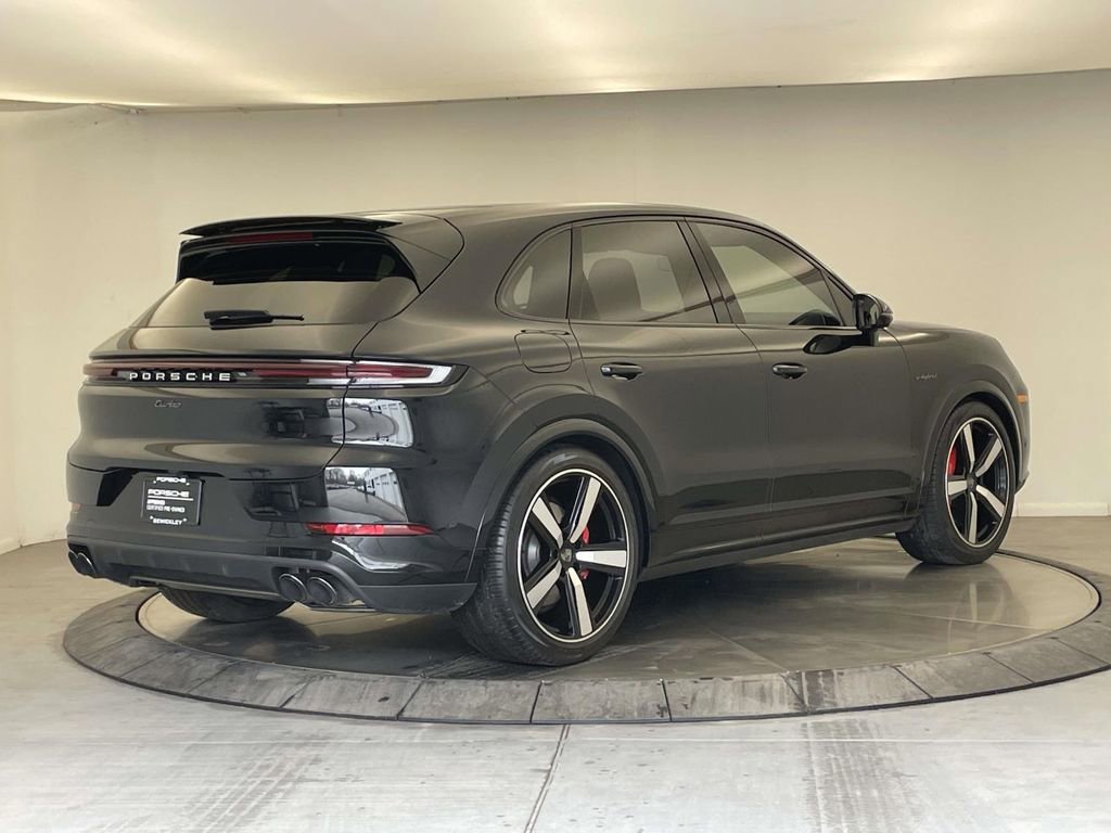 Used 2025 Porsche Cayenne Turbo AWD/4WD image 7