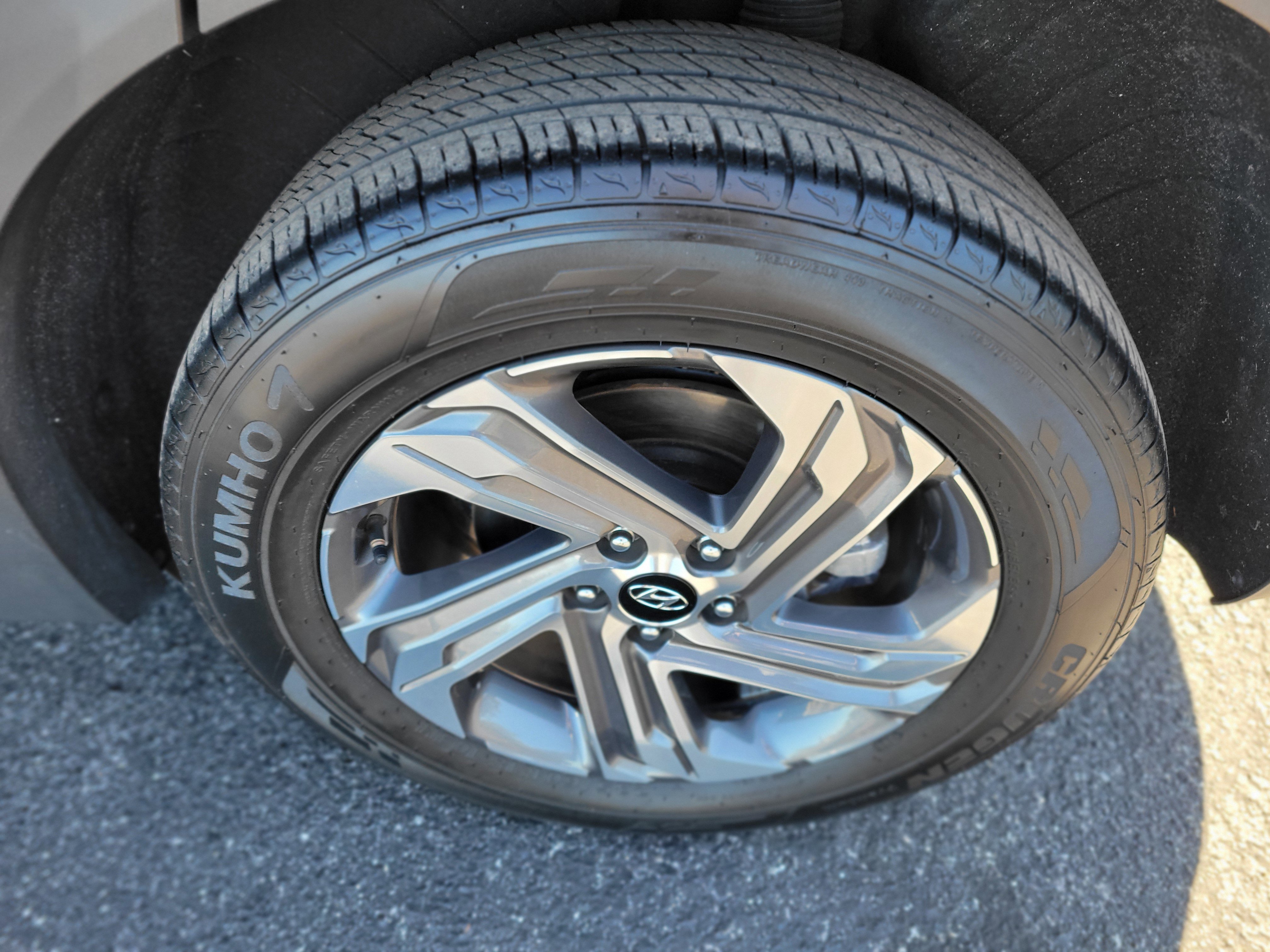 Used 2023 Hyundai Santa Fe SEL image 38