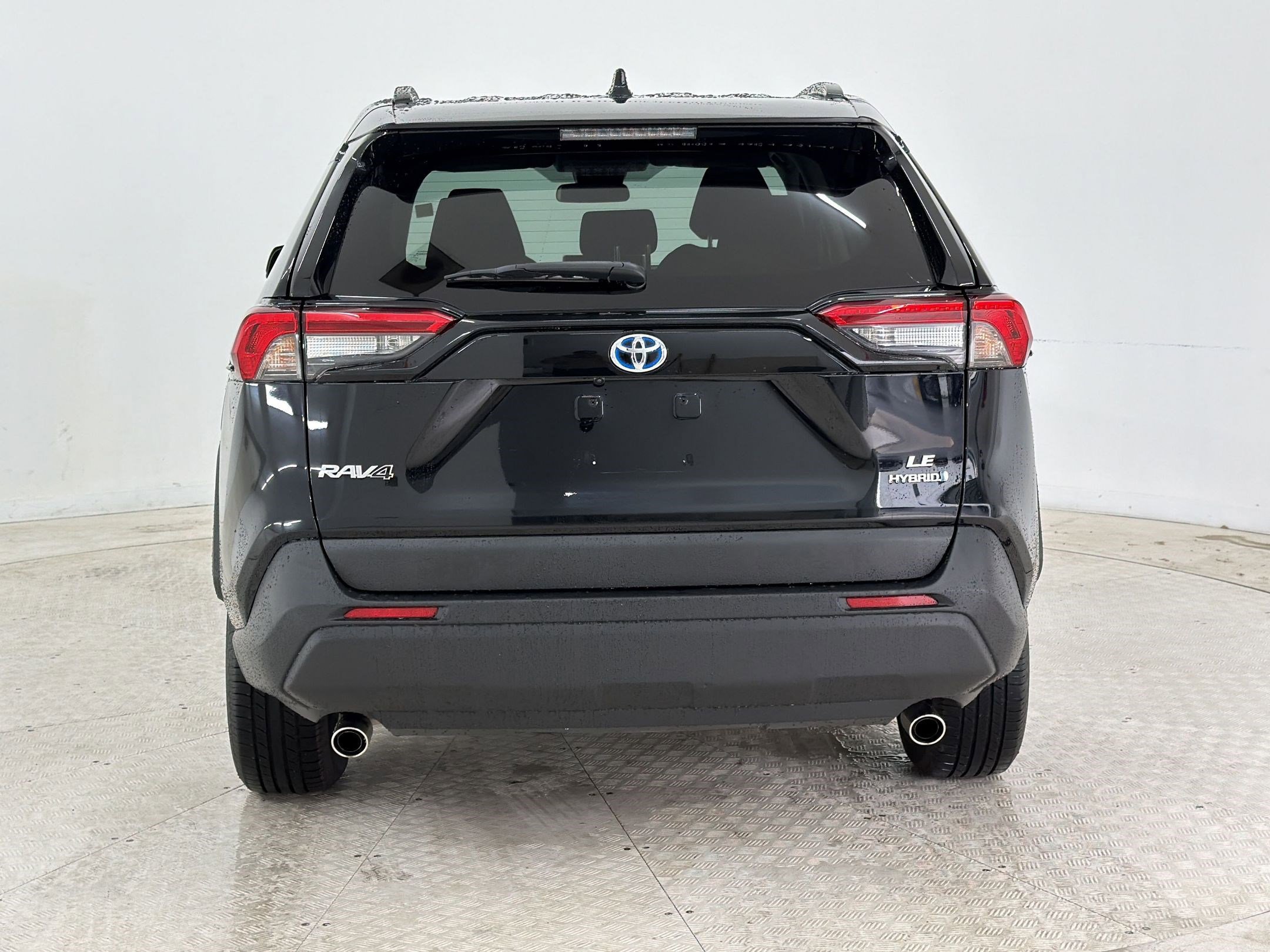 Used 2024 Toyota RAV4 LE AWD/4WD image 10