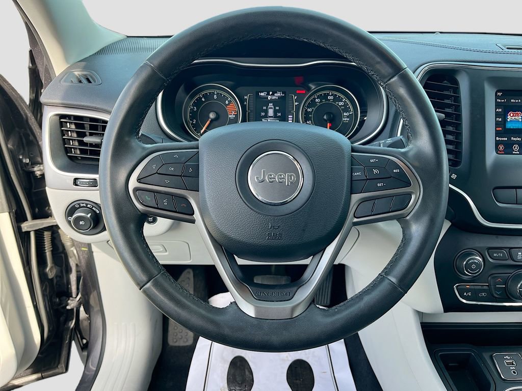 Certified 2020 Jeep Cherokee Latitude Plus w/ Comfort/Convenience Group FWD image 11