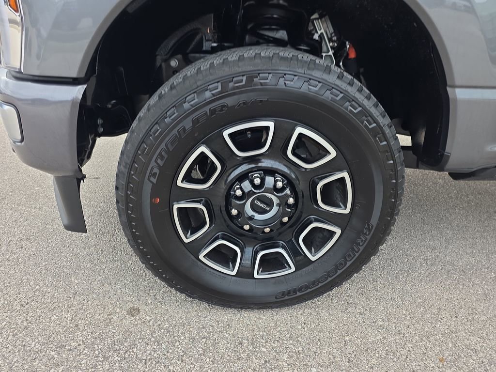 Used 2025 Ford F250 Platinum image 12