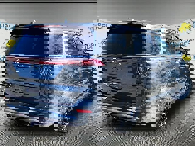 Used 2024 Kia Carnival LX image 13