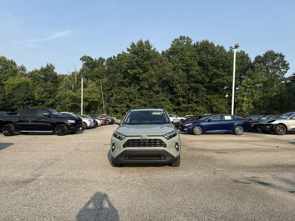Used 2022 Toyota RAV4 XLE Premium AWD/4WD image 3