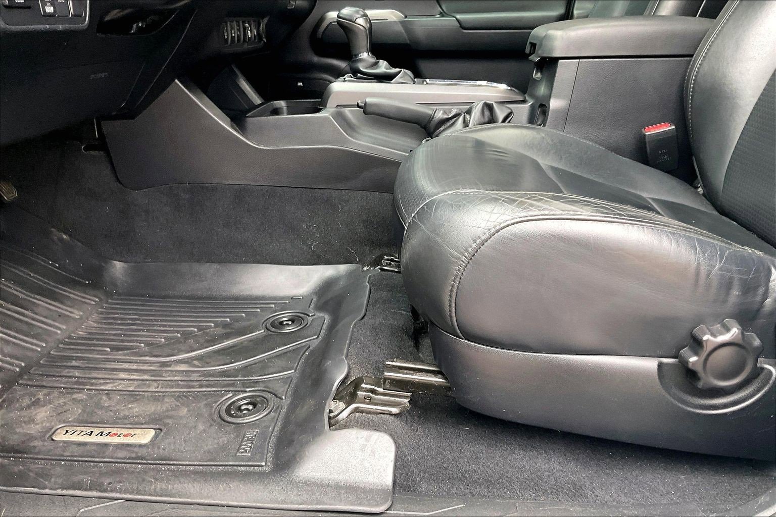 Used 2018 Toyota Tacoma TRD Sport image 16