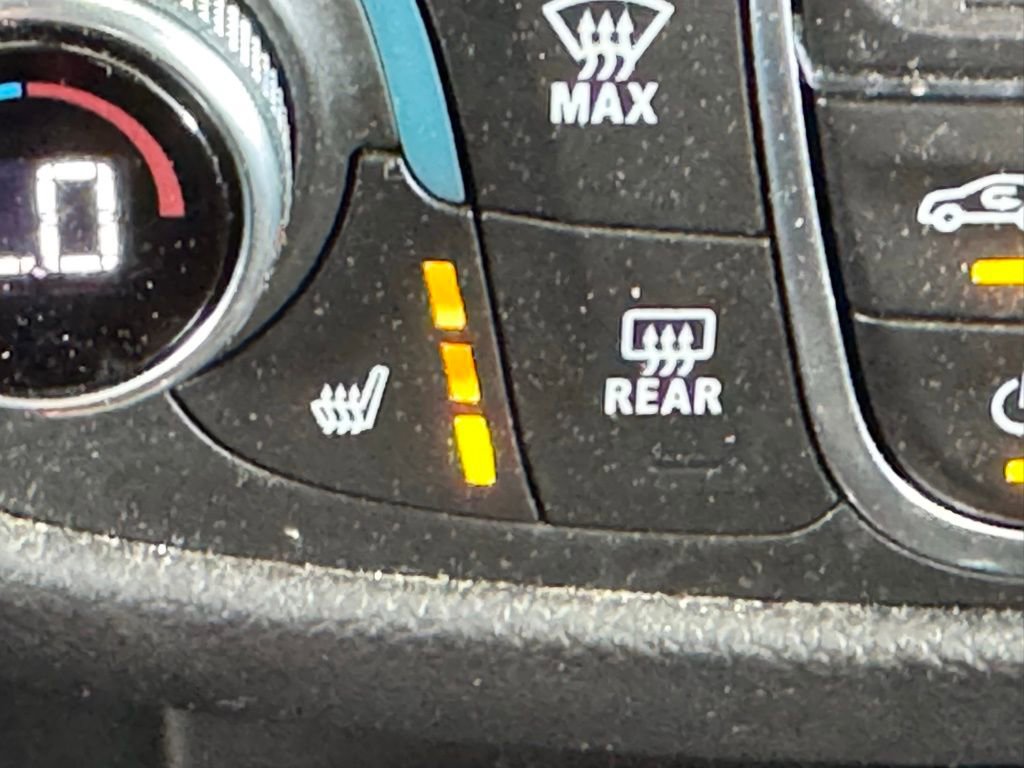 Used 2024 Chevrolet Equinox LT image 32