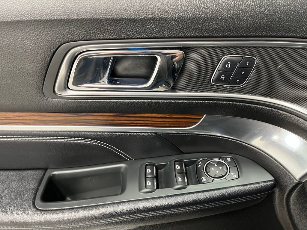 Used 2018 Ford Explorer Limited AWD/4WD image 24