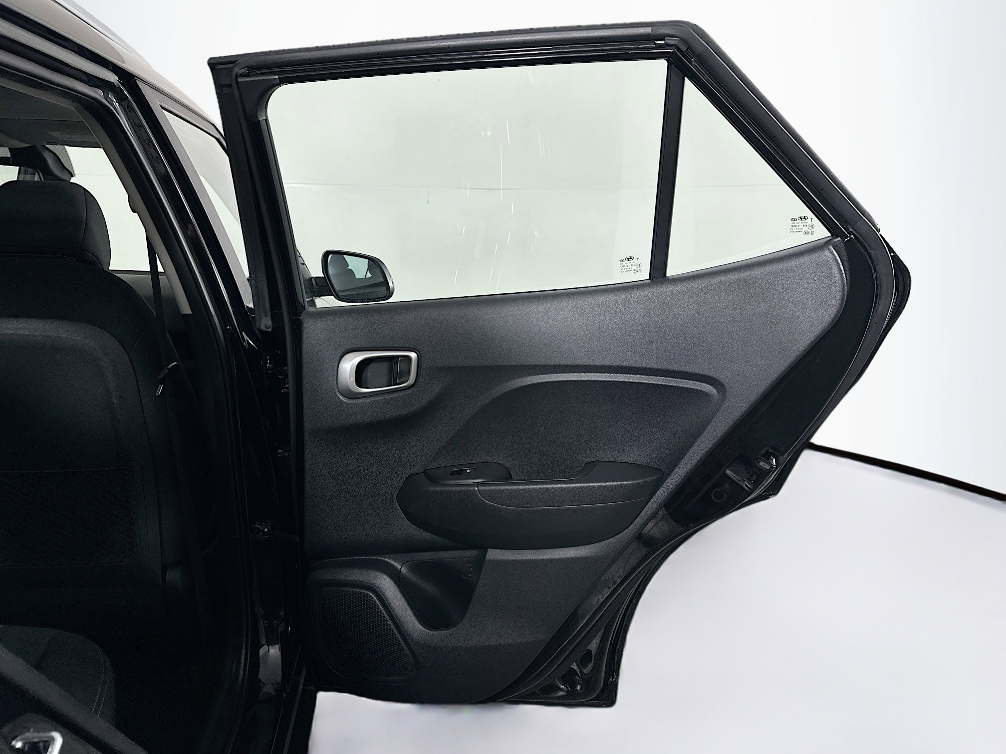 Used 2024 Hyundai Venue SEL image 29