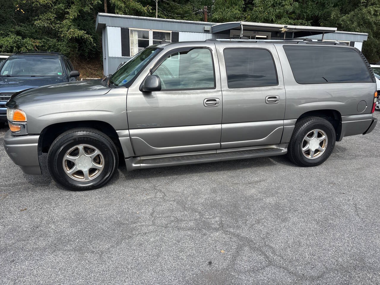 Used 2006 GMC Yukon XL Denali AWD/4WD image 18