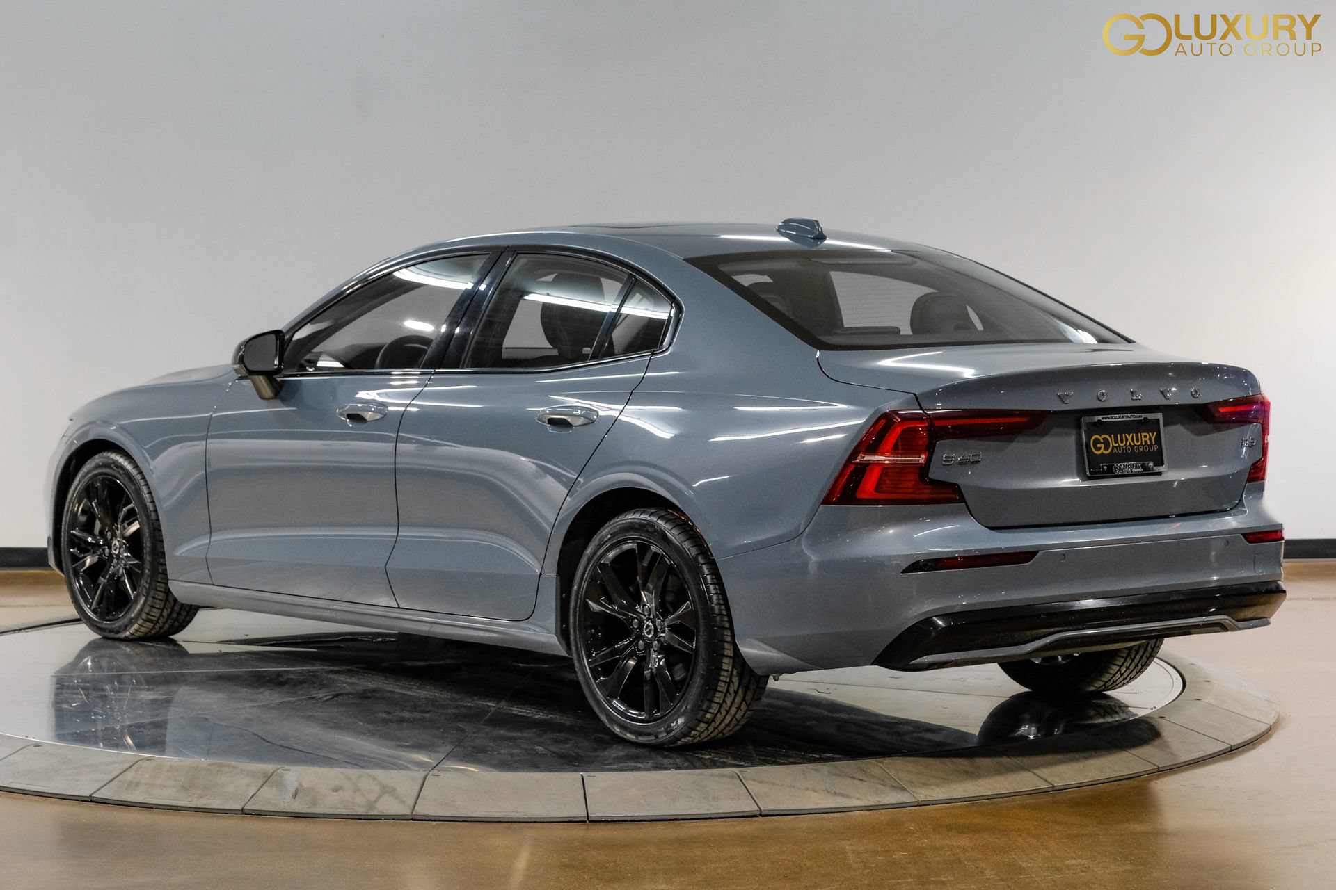 Used 2024 Volvo S60 B5 Core FWD image 12