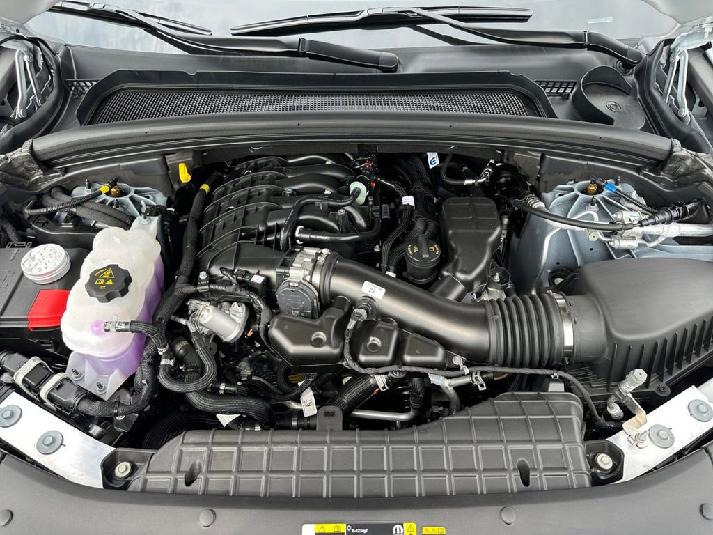 New 2025 Jeep Grand Cherokee Summit image 9