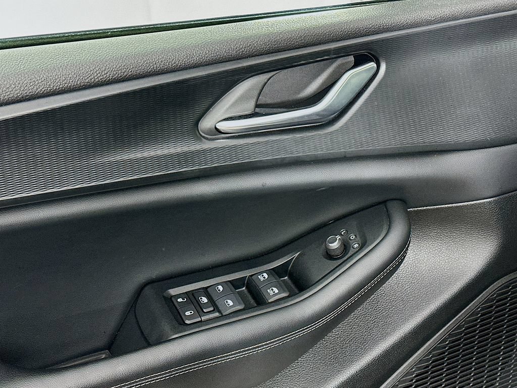 Certified 2024 Jeep Grand Cherokee Altitude AWD/4WD image 27