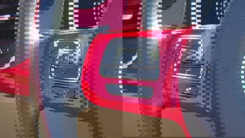 Used 2013 Volkswagen Beetle 2.5 image 18