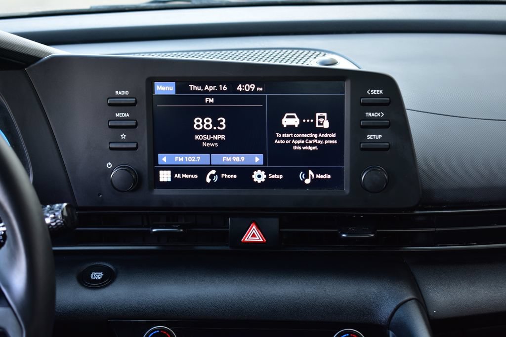 Used 2025 Hyundai Elantra Sport FWD image 26