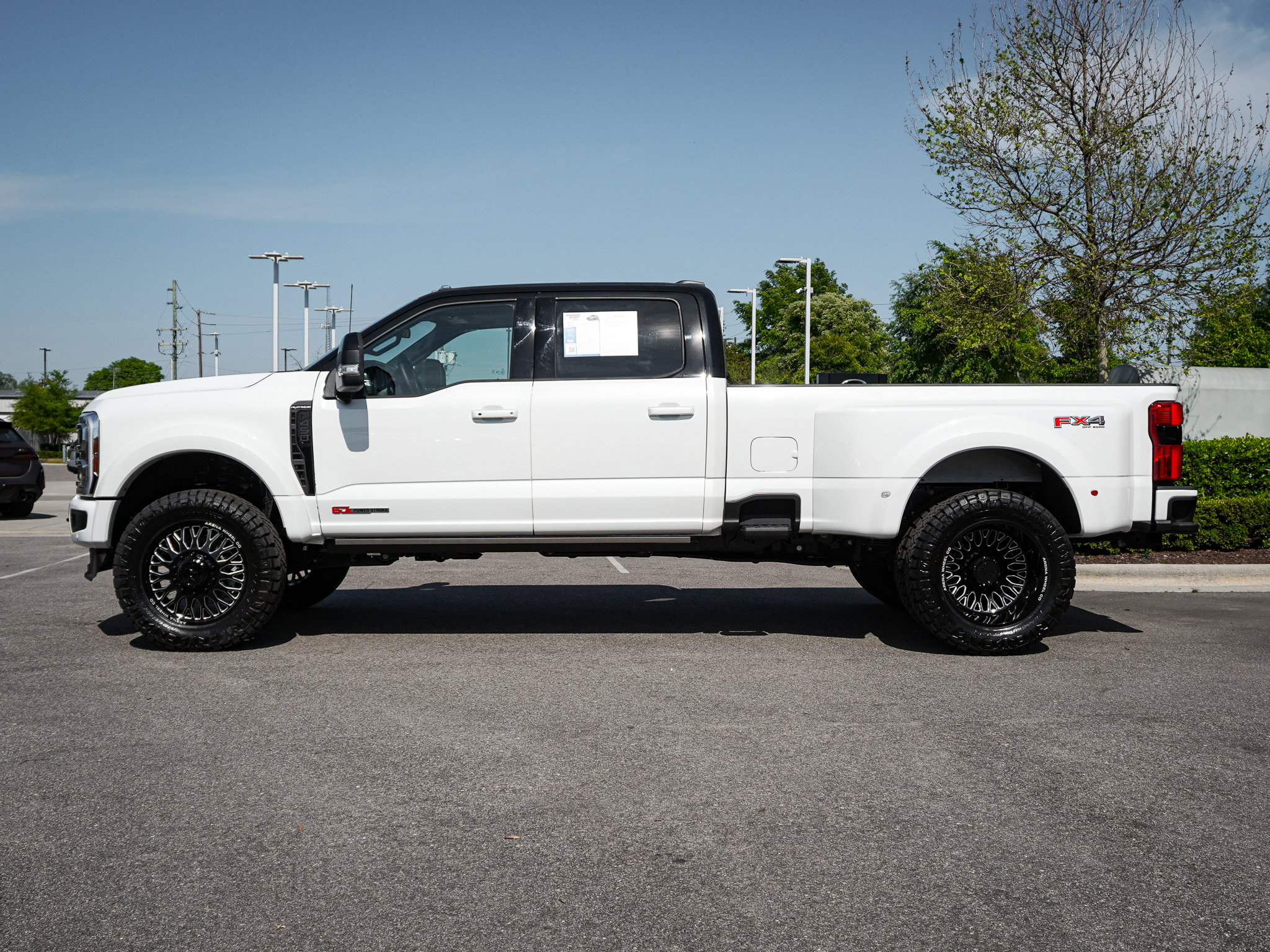 Used 2026 Ford F450 Platinum w/ FX4 Off-Road Package AWD/4WD image 7