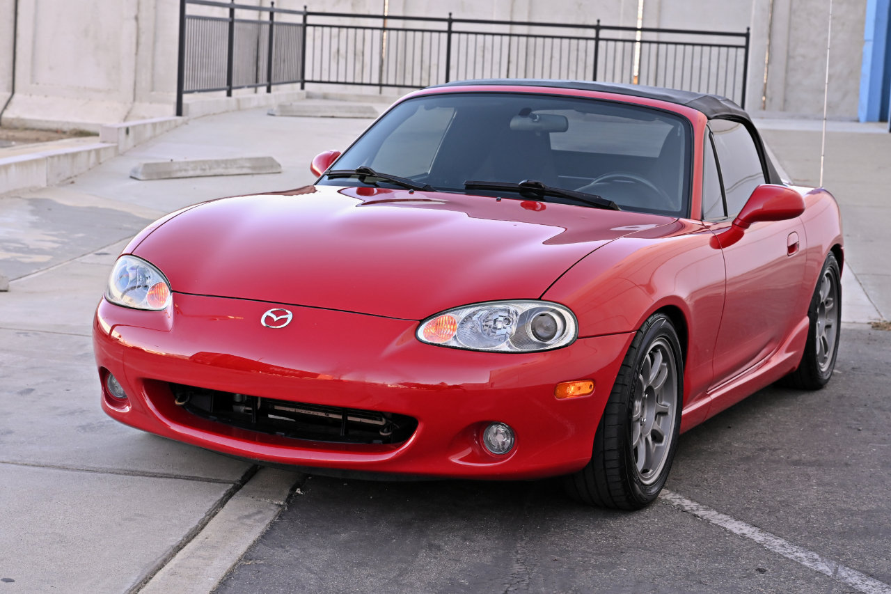 Used 2001 MAZDA MX-5 Miata RWD image 3